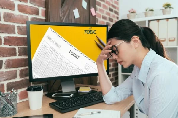 Học từ vựng Toeic online ưu nhược điểm