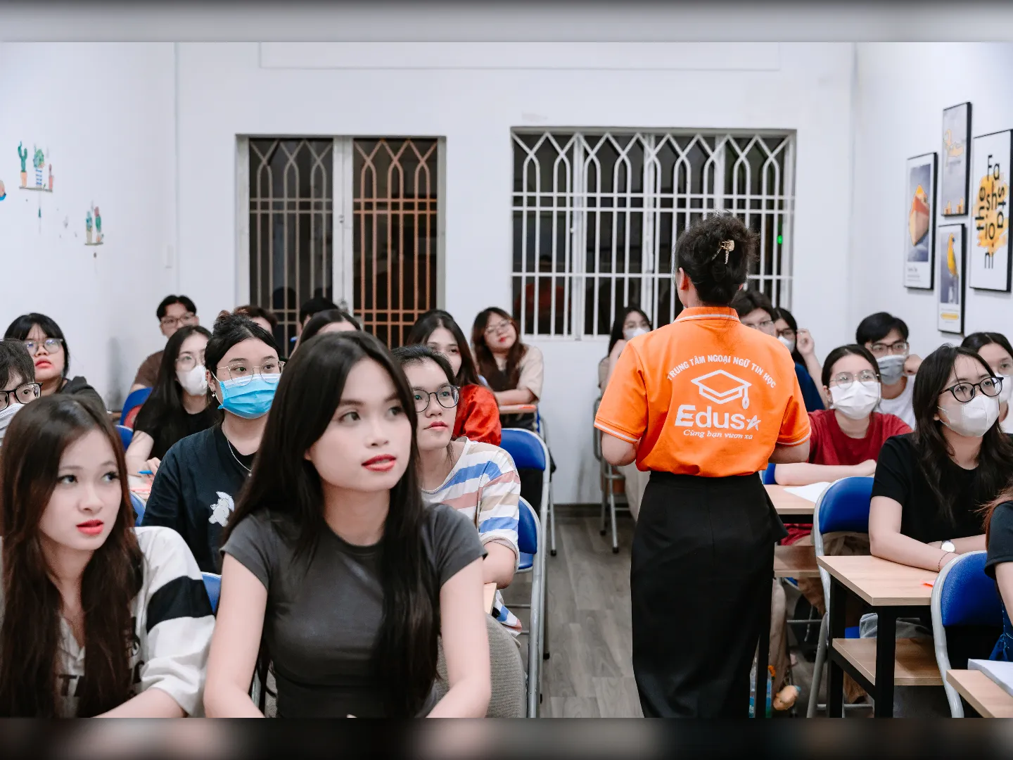 Lớp học TOEIC Offline tại Edusa — giảng viên kèm sát học viên tại lớp