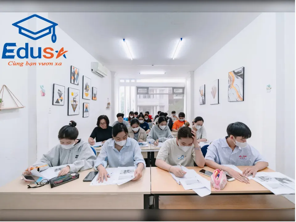 Lớp học TOEIC Offline buổi tối tại EDUSA cho người đi làm