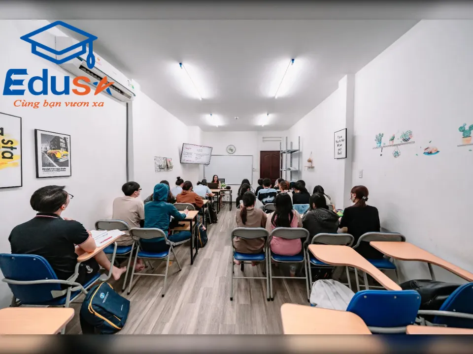Góc lớp học TOEIC dành cho học viên đi làm tại EDUSA