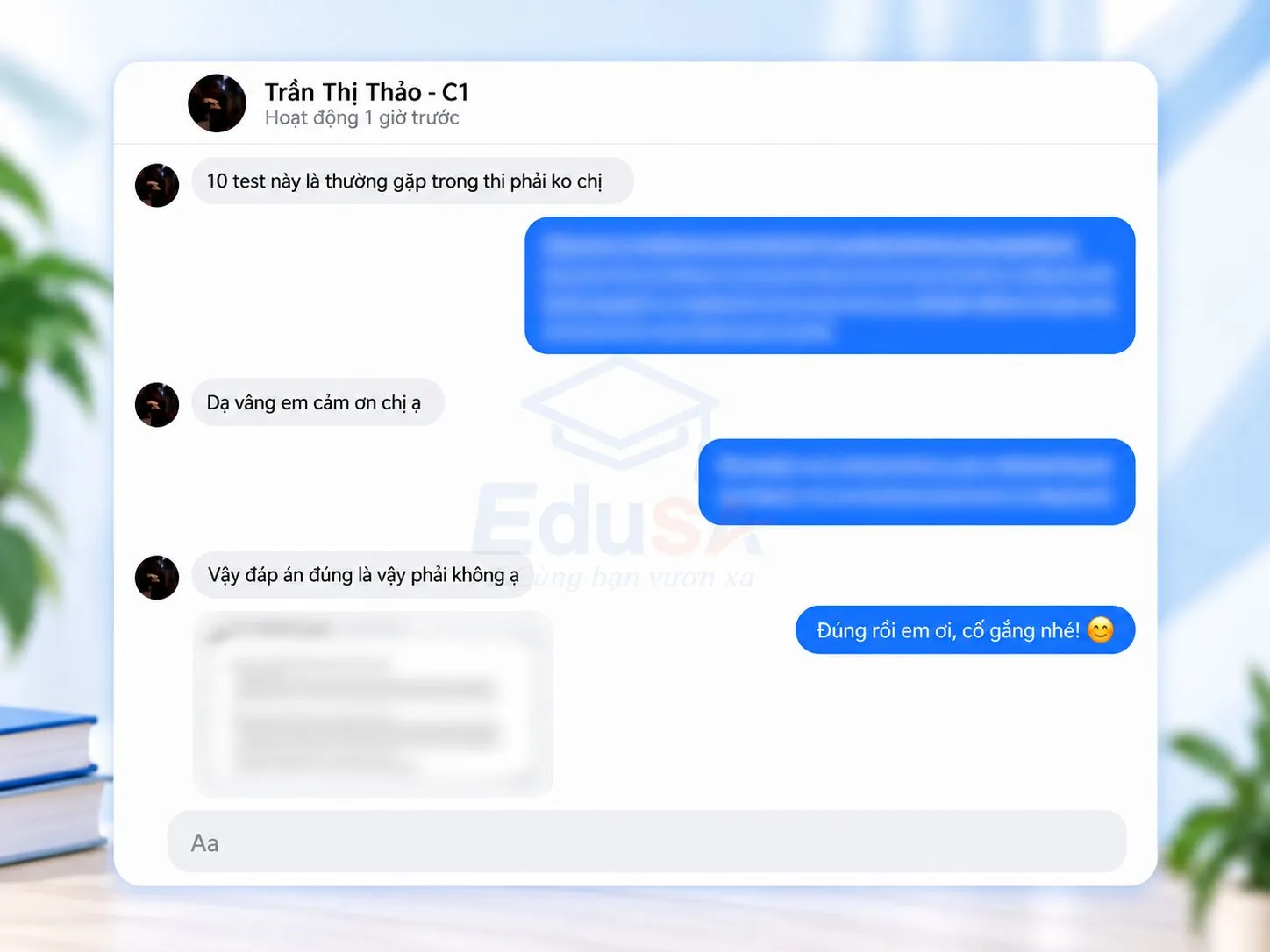 Học viên trao đổi và nhận hỗ trợ trong quá trình luyện thi Aptis